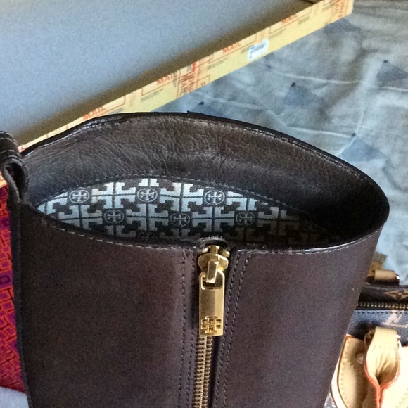 COPY - Boots - Picture 3 of 5